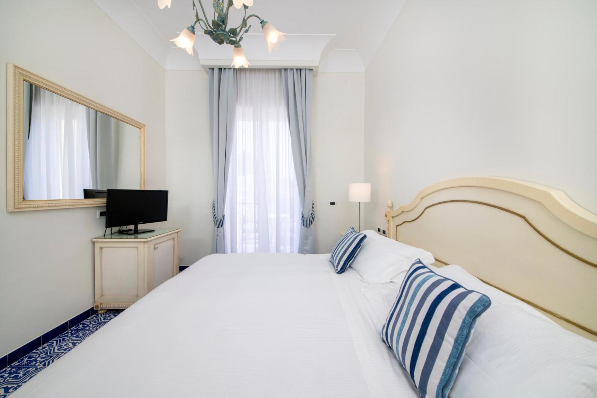 La Reginella Resort & Spa Lacco Ameno  المظهر الخارجي الصورة